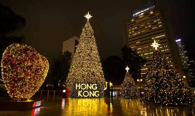5 Christmassy things to do in Hong Kong DECOR Times Square tree